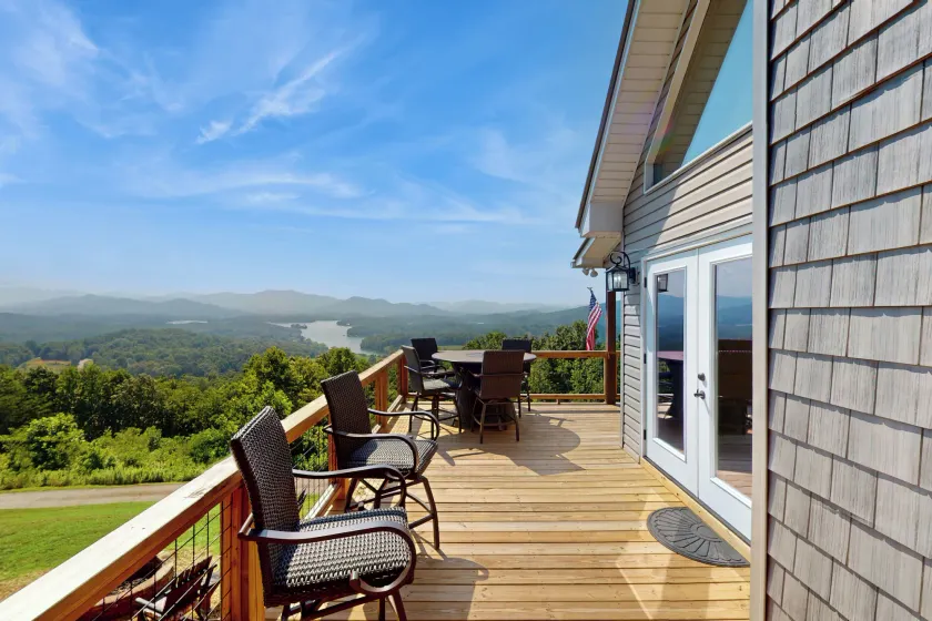 3BR Home w/ Mountain/lake Views & Hot Tub - Image 1