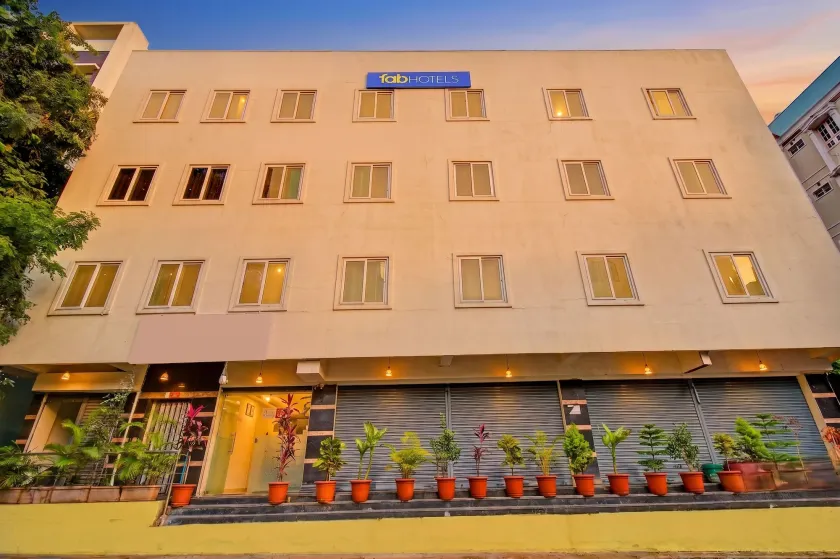 FabHotel White Ridge - Omni Hospital, Dilsukhnagar - Image 1