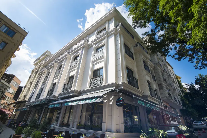 Antusa Palace Hotel & Spa - Image 1
