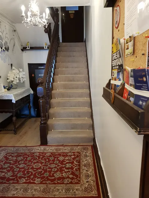 Adams Guest House - Entrée intérieure