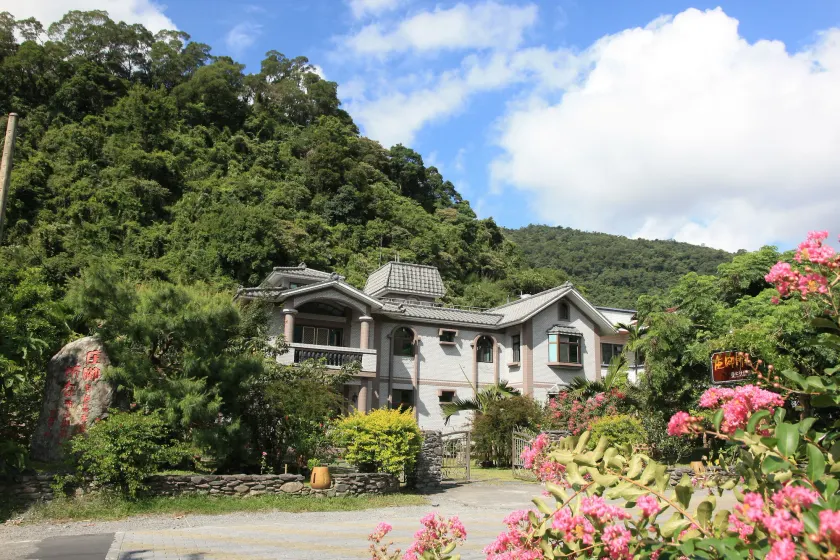 Country Grange B&B - Image 1