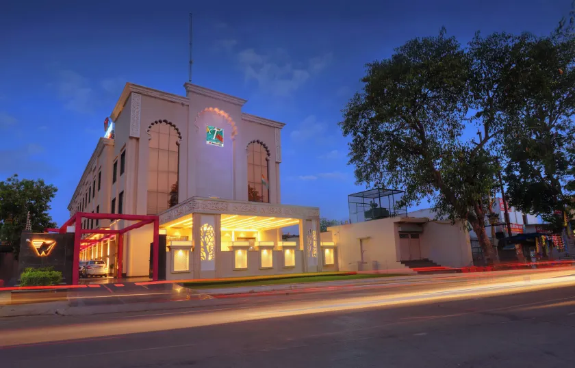 Wingston A TreeHouse Hotel Barsana - Image 1