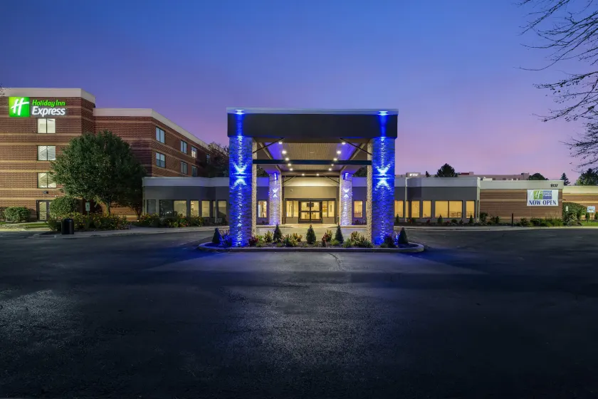 Holiday Inn Express Naperville by IHG - Image 1