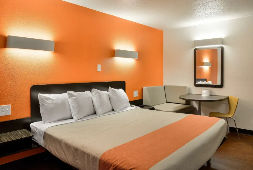 Motel 6-Toledo, OH - Image 1