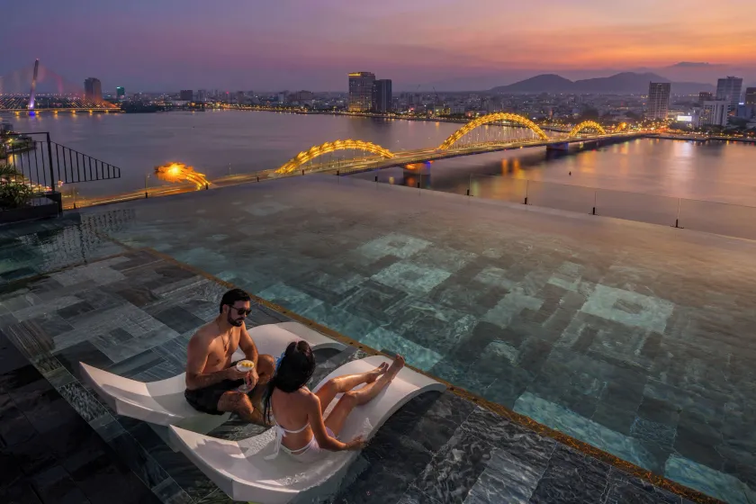 Caro Premium Danang Hotel - Image 1