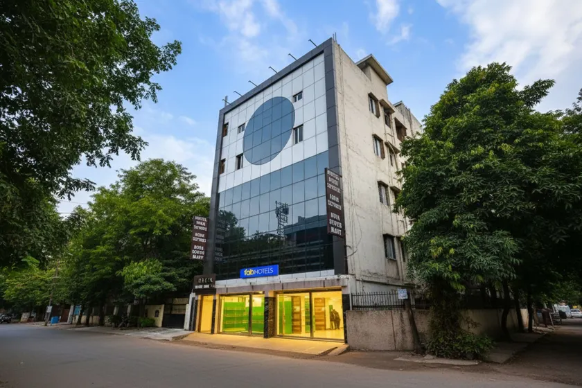 FabHotel Mona Continental - Nr Laxmi Nagar IT Hub - Image 1
