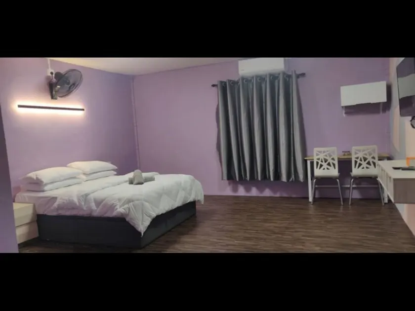 Tazrah roomstay (1 queen or 2 twin super single room) - Image 1