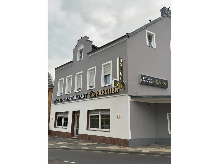 Hotel & Restaurant Frechen - Image 1