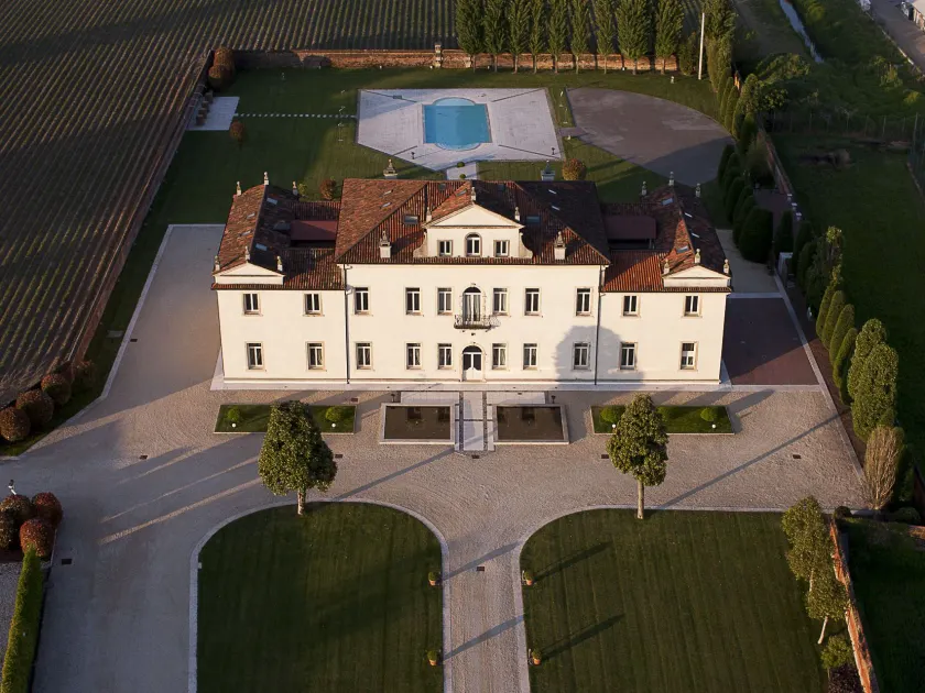 Villa Cornaro Tourist Suites - Image 1