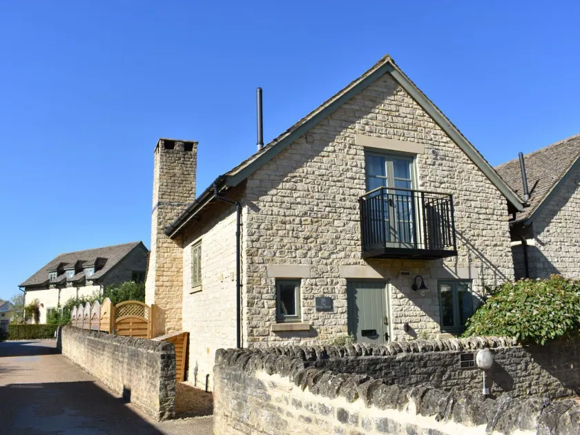 Bridge House - Image 1