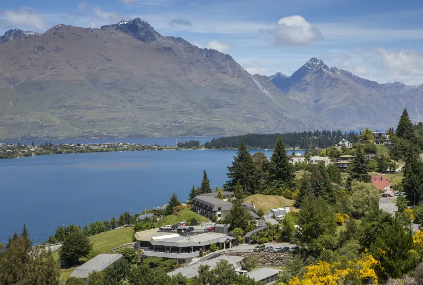 Holiday Inn Queenstown Frankton Road by IHG - Image 1