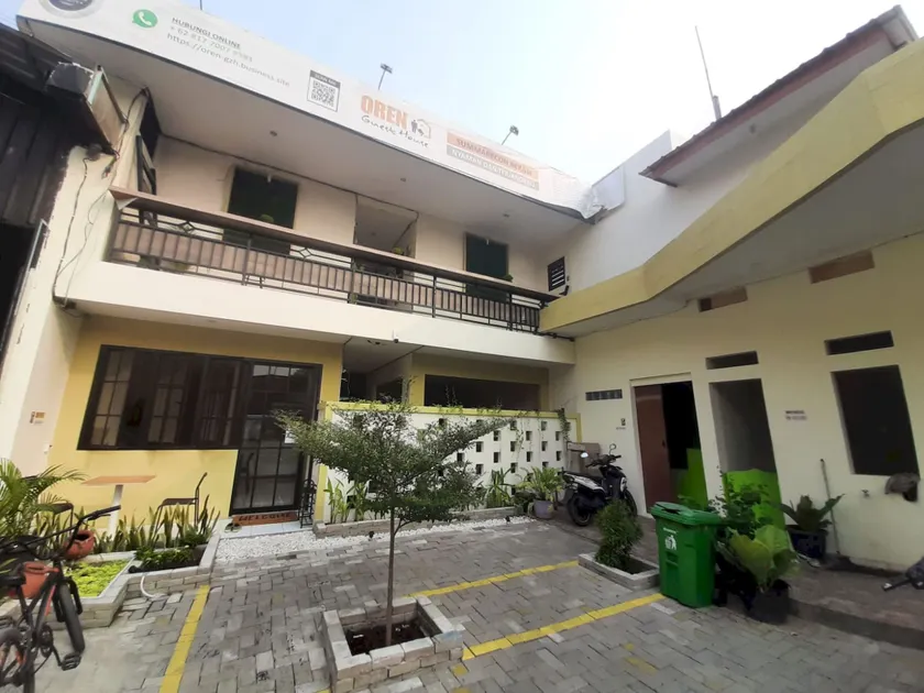 OYO 93274 Oren Home Bekasi - Image 1