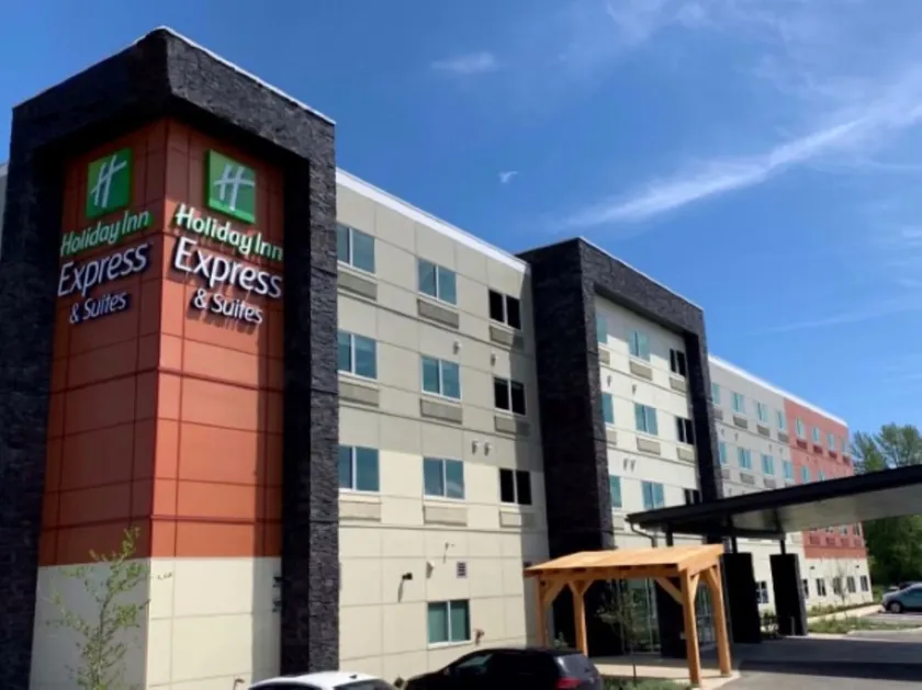 Holiday Inn Express & Suites Courtenay - Comox by IHG - Image 1