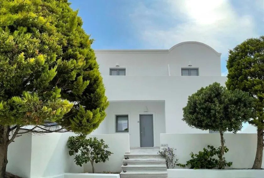 DL Santorini - Image 1