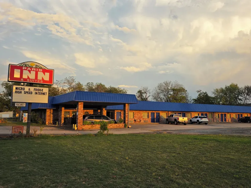 Paris Inn and Suites - Image 1
