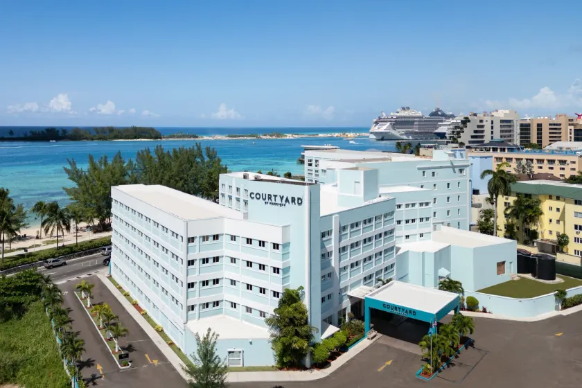 Courtyard by Marriott Nassau Downtown/Junkanoo Beach - Image 1