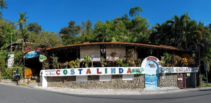 Costa Linda Art Hostel - Image 1