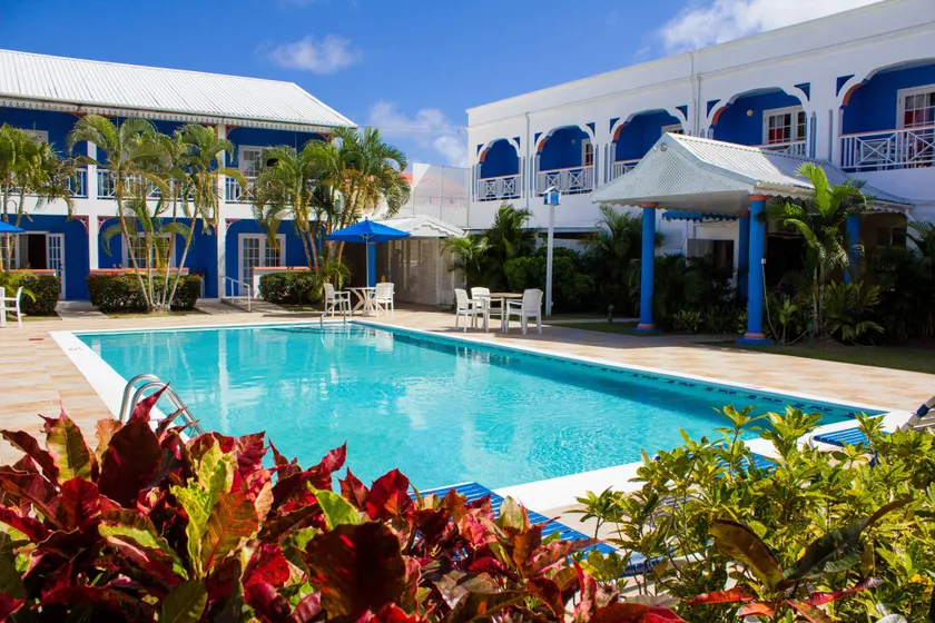 Bay Gardens Inn - Image 1
