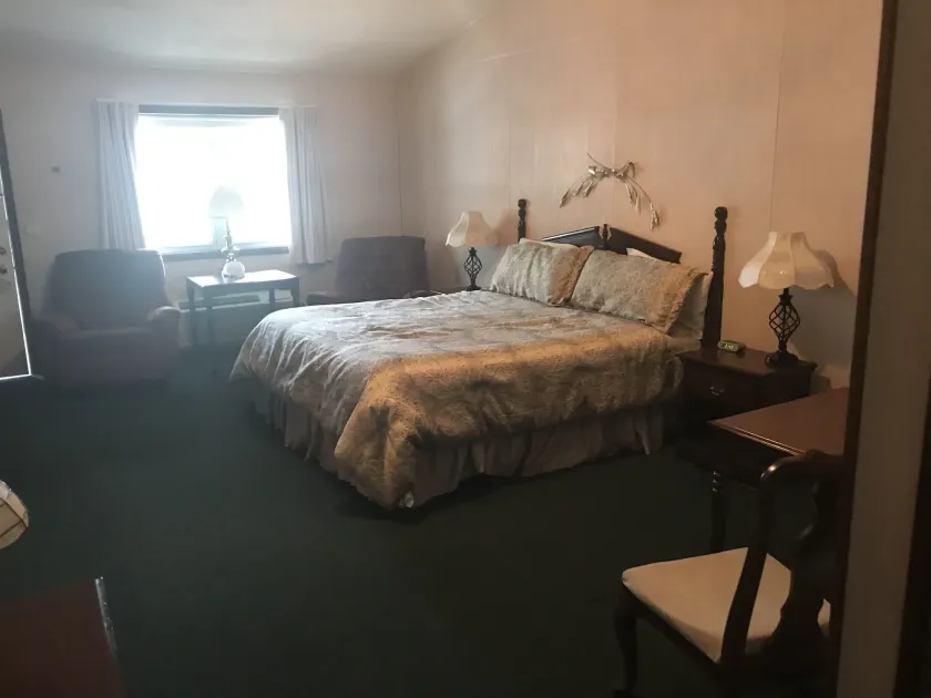Longhouse Lodge Motel - Chambre