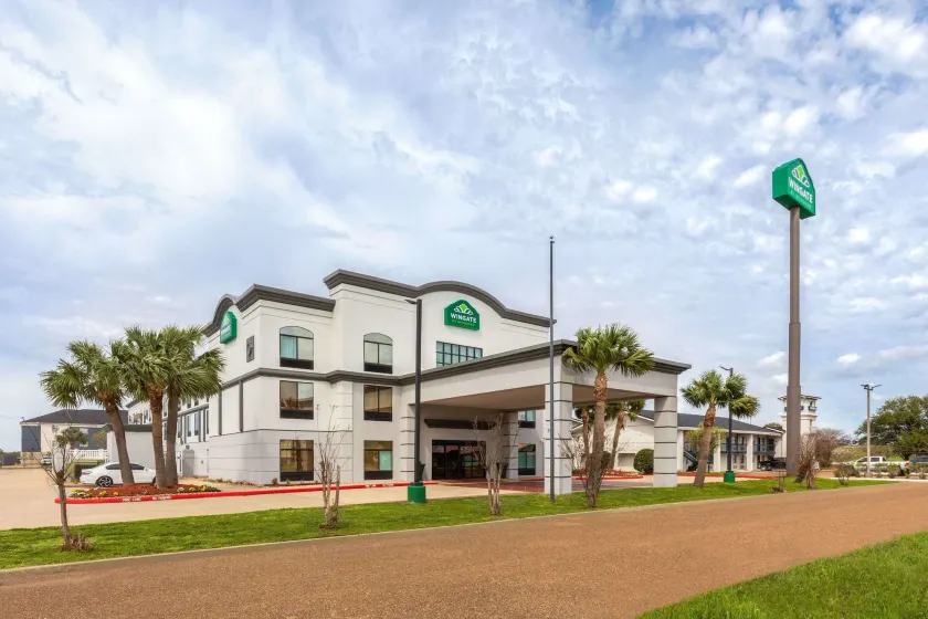 Wingate by Wyndham Sulphur Near Lake Charles - Image 1