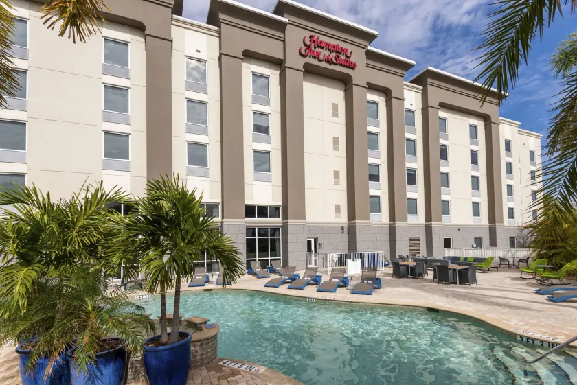 Hampton Inn & Suites Fort Myers - Colonial Blvd - Image 1