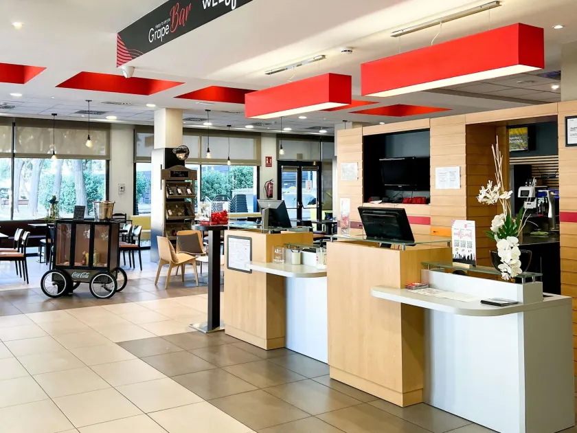Ibis Ripollet - Image 1