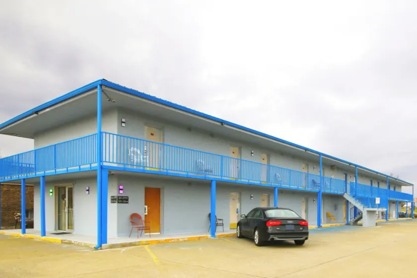 Marshall Lodge By OYO Hwy 65 - Image 1