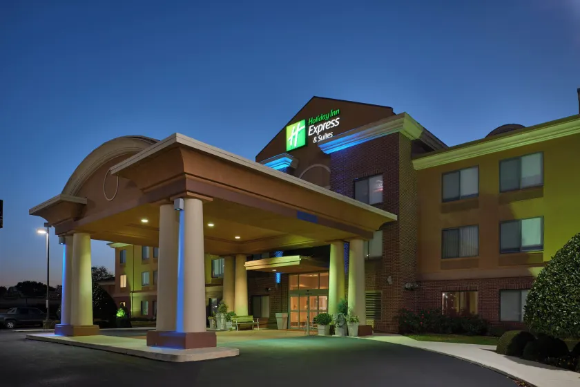 Holiday Inn Express Hotel & Suites Anniston/Oxford by IHG - Image 1