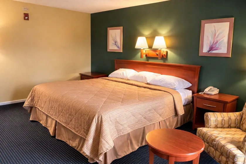 Americas Best Inn - Savannah I-95 - Image 1