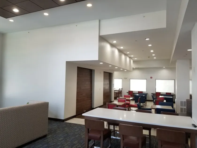 Holiday Inn Express Birch Run-Frankenmuth Area by IHG - Sitzecke in der Lobby