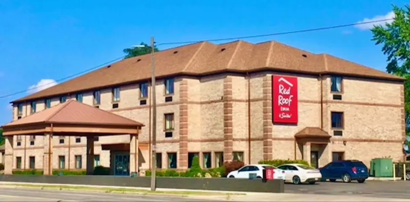 Red Roof Inn & Suites Detroit - Melvindale/Dearborn - Image 1