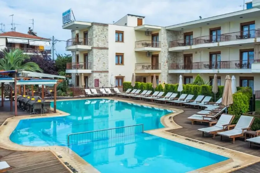 Nereides Hotel - Image 1