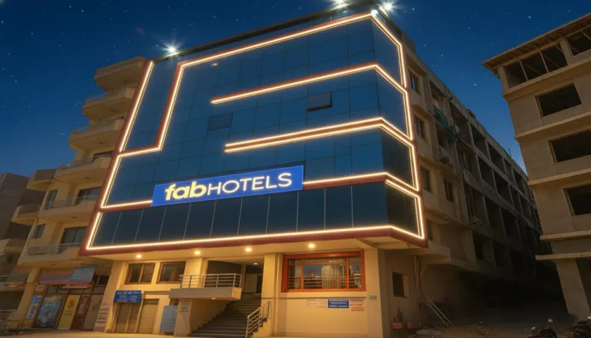 FabHotel The Golf Inn - Nr Botanical Garden Metro - Image 1