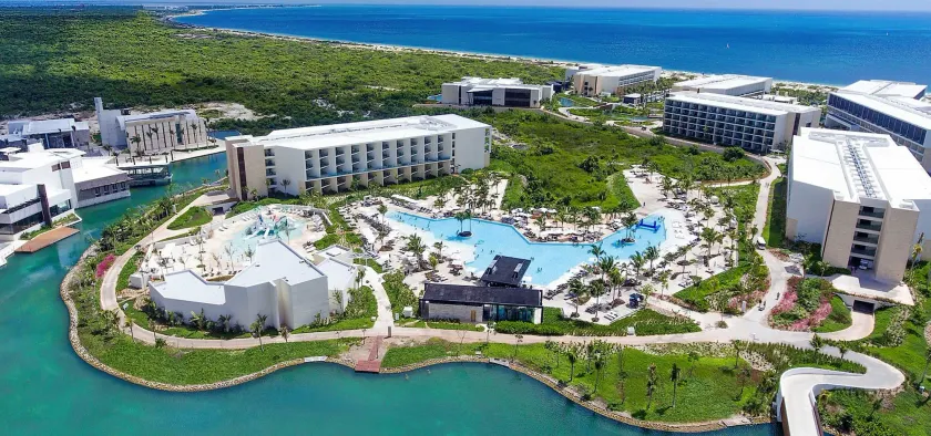 Family Selection at Grand Palladium Select Costa Mujeres - All Inclusive - Image 1