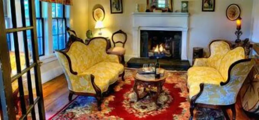 The York House Inn - Image 1