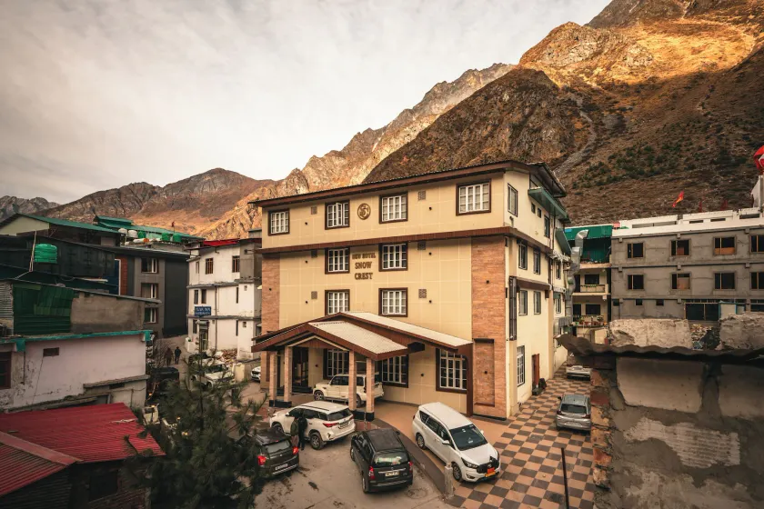 New Hotel Snow Crest - Image 1