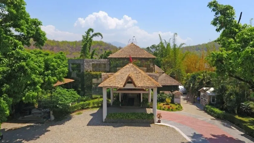 Wood castle Spa & Resort - Image 1