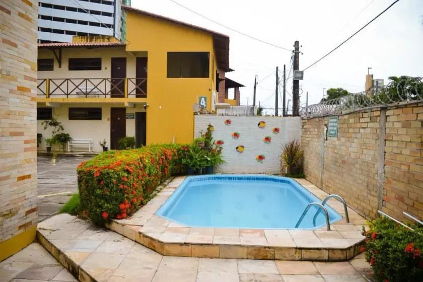 Coco Verde Flats - Image 1