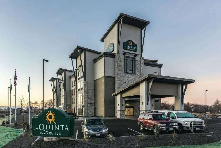 La Quinta Inn & Suites by Wyndham Walla Walla - Image 1