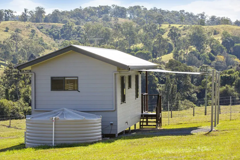 Valley Cabins By The Creek - Image 1