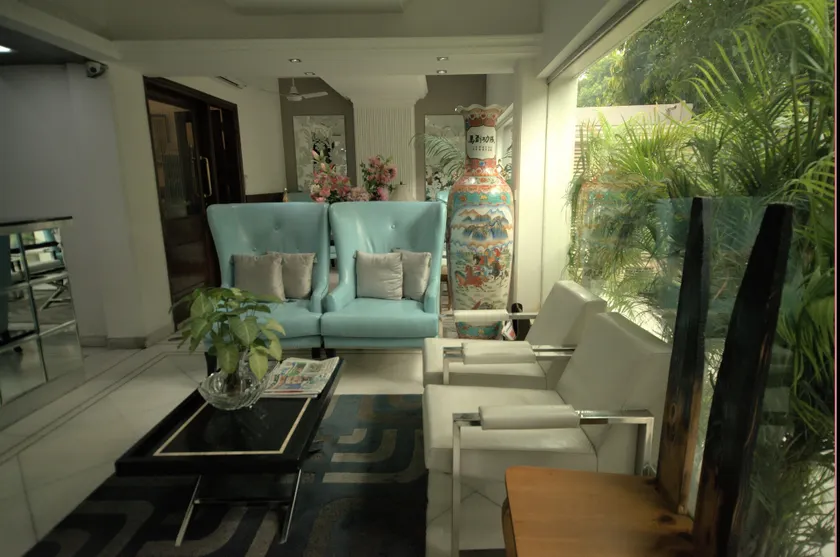 Hotel Palm Greens - Image 1
