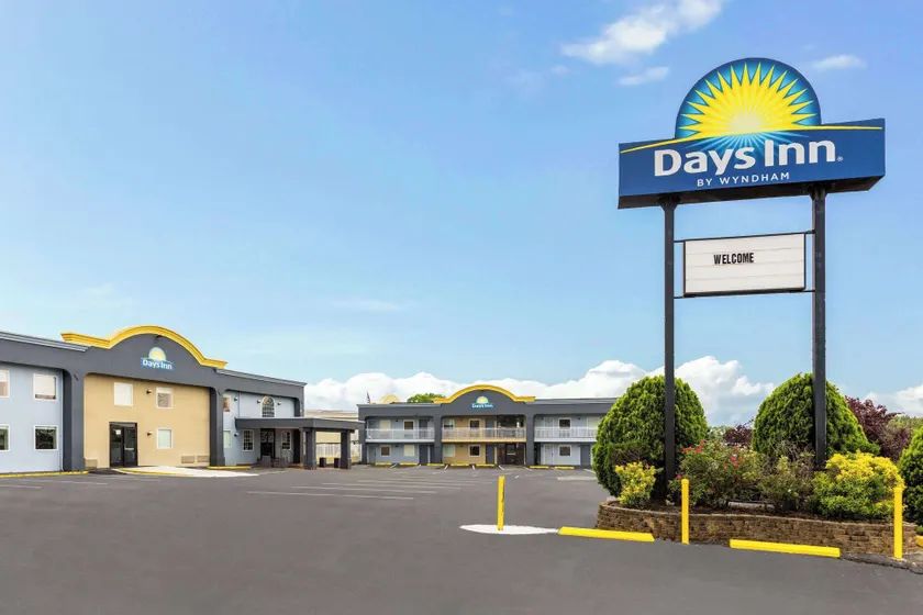 Days Inn by Wyndham Aberdeen - Image 1