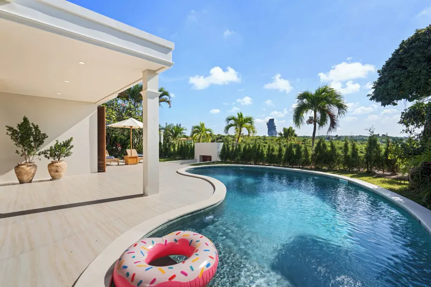 The Beverly Hills Bali Villas Resort - Image 1