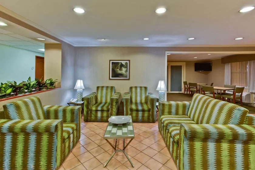 La Quinta by Wyndham Lakeland East - Hall