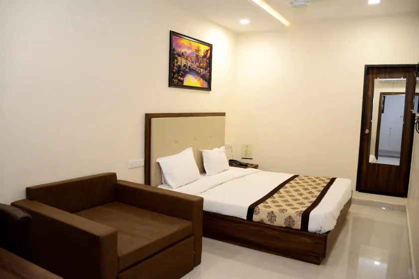 Eco Inn Hotel - Image 1