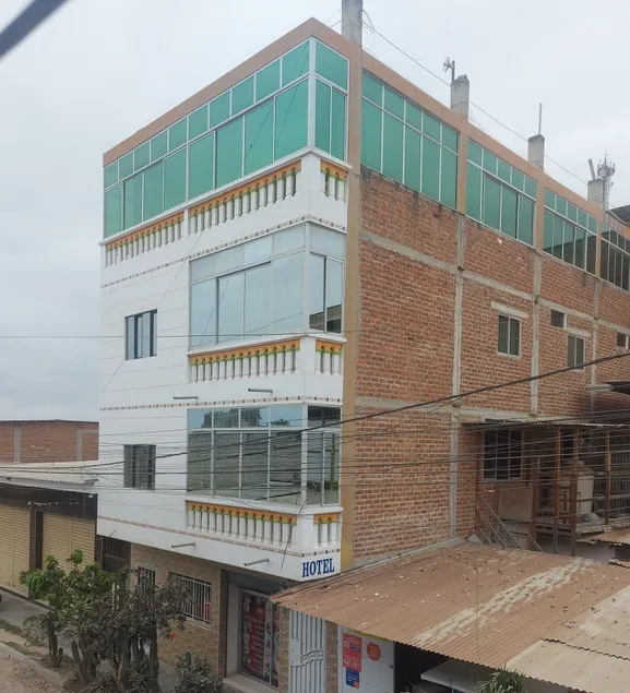 PUERTO PIZARRO INN - Image 1