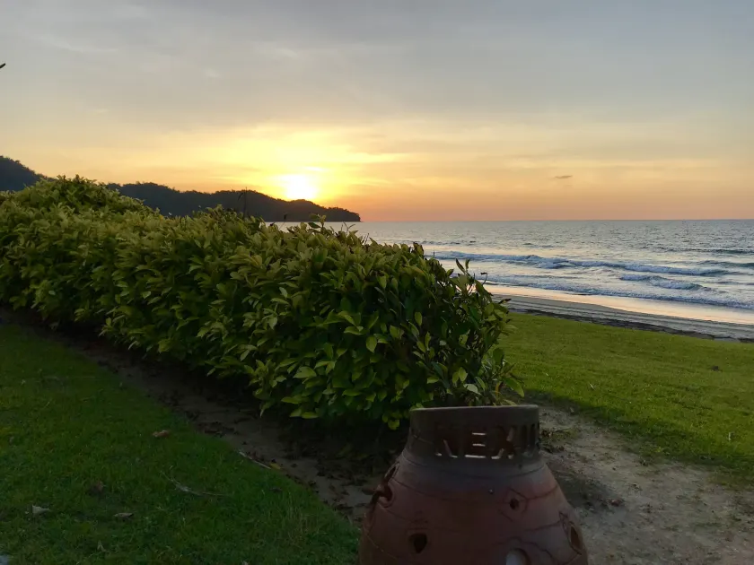 Sunset Seaview Beach Villas & Spa Suites at Nexus Karambunai - Image 1