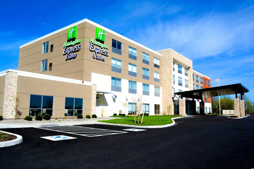Holiday Inn Express & Suites Oswego by IHG - Image 1