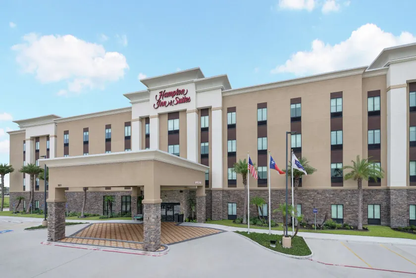 Hampton Inn & Suites by Hilton Portland Corpus Christi - Image 1