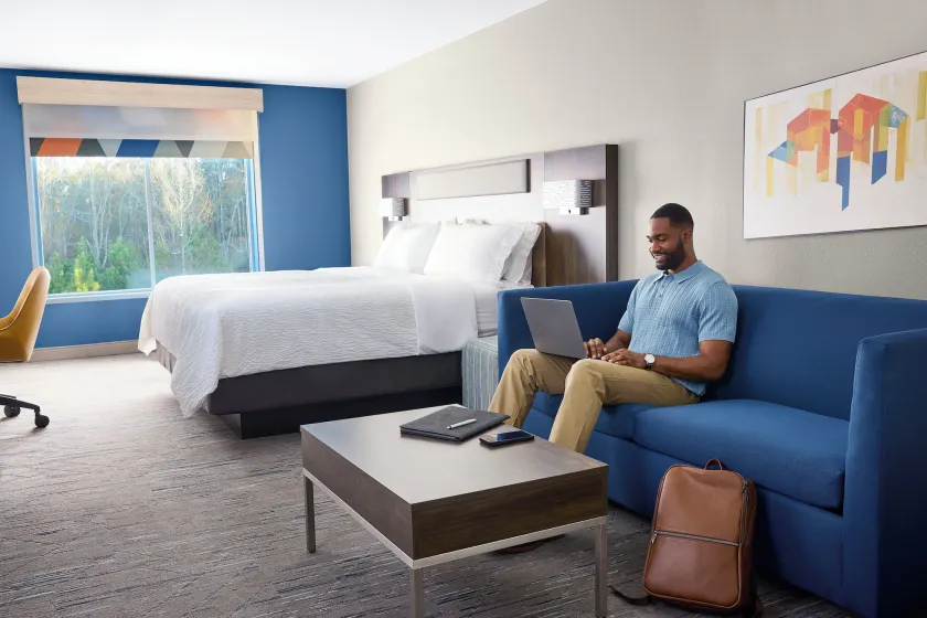 Holiday Inn Express & Suites Tyler South University Area by IHG - Image 1